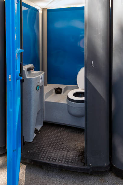 Best Portable restroom trailer rental  in Chamberlain, SD